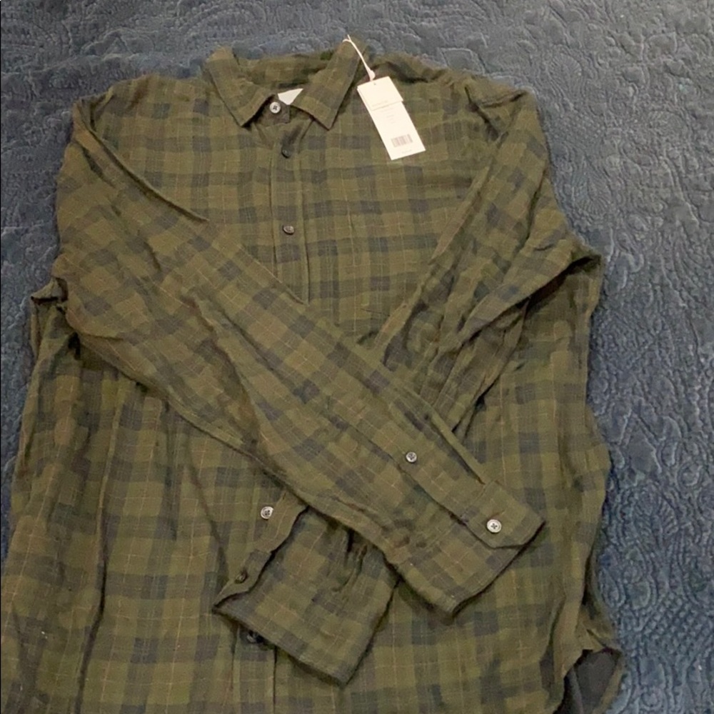 NWT men’s light weight button up.